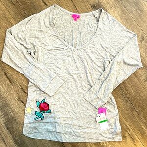 Betsy Johnson Grey long sleeve shirt. Size large brand new with tags